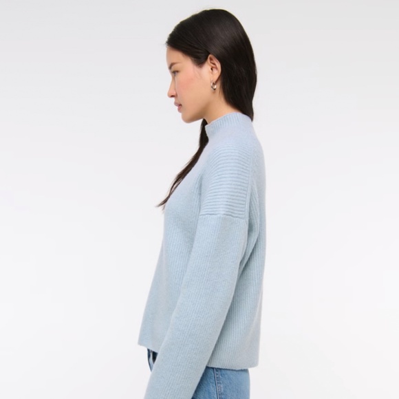 NWT Abercrombie & Fitch Easy Funnel Neck Sweater - Picture 3 of 12